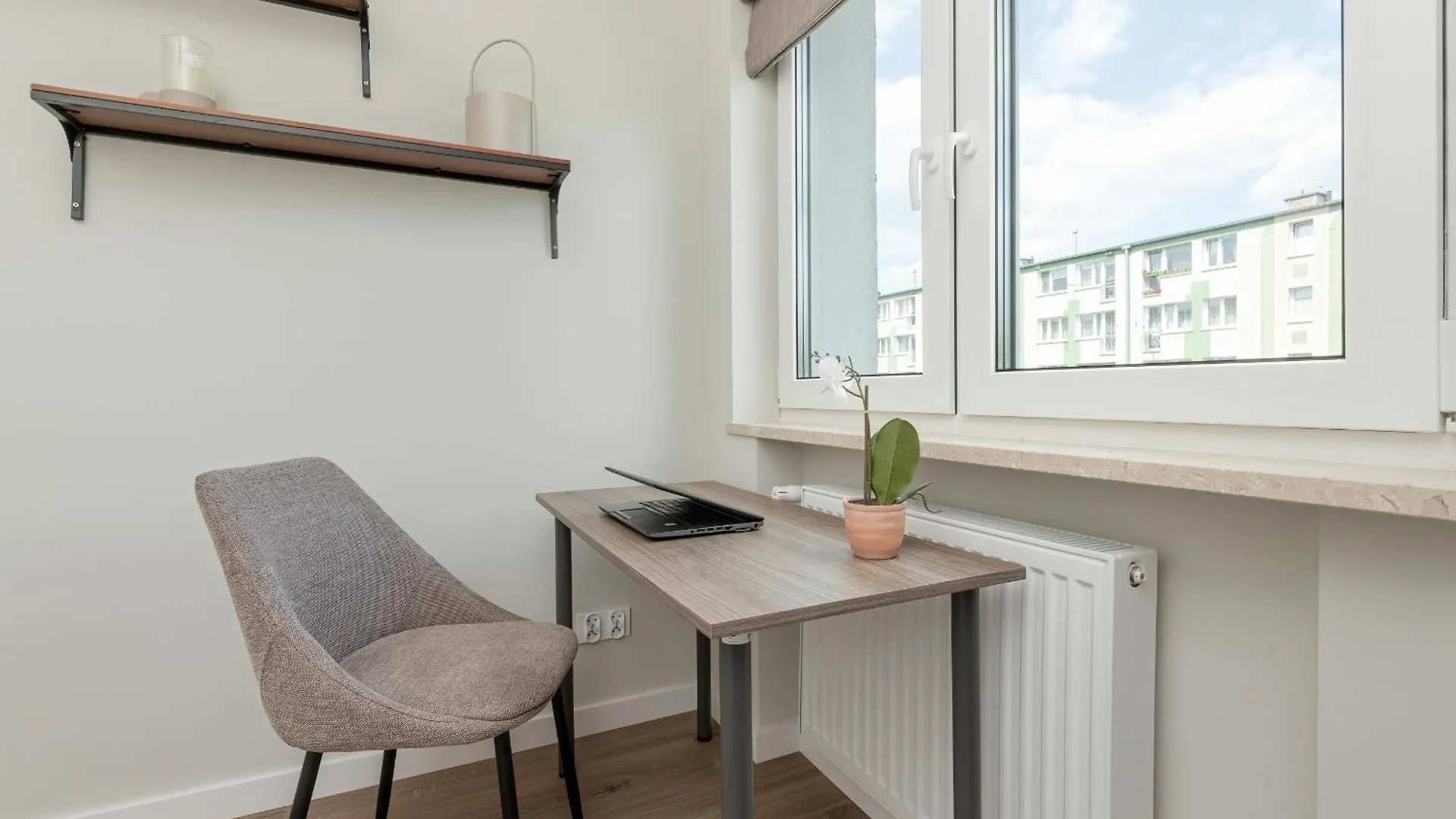 Kaszmirowy Apartament Z 3 Sypialniami Blisko Plazy W Gdansku By Noclegi Renters 0*, Gdansk Poland