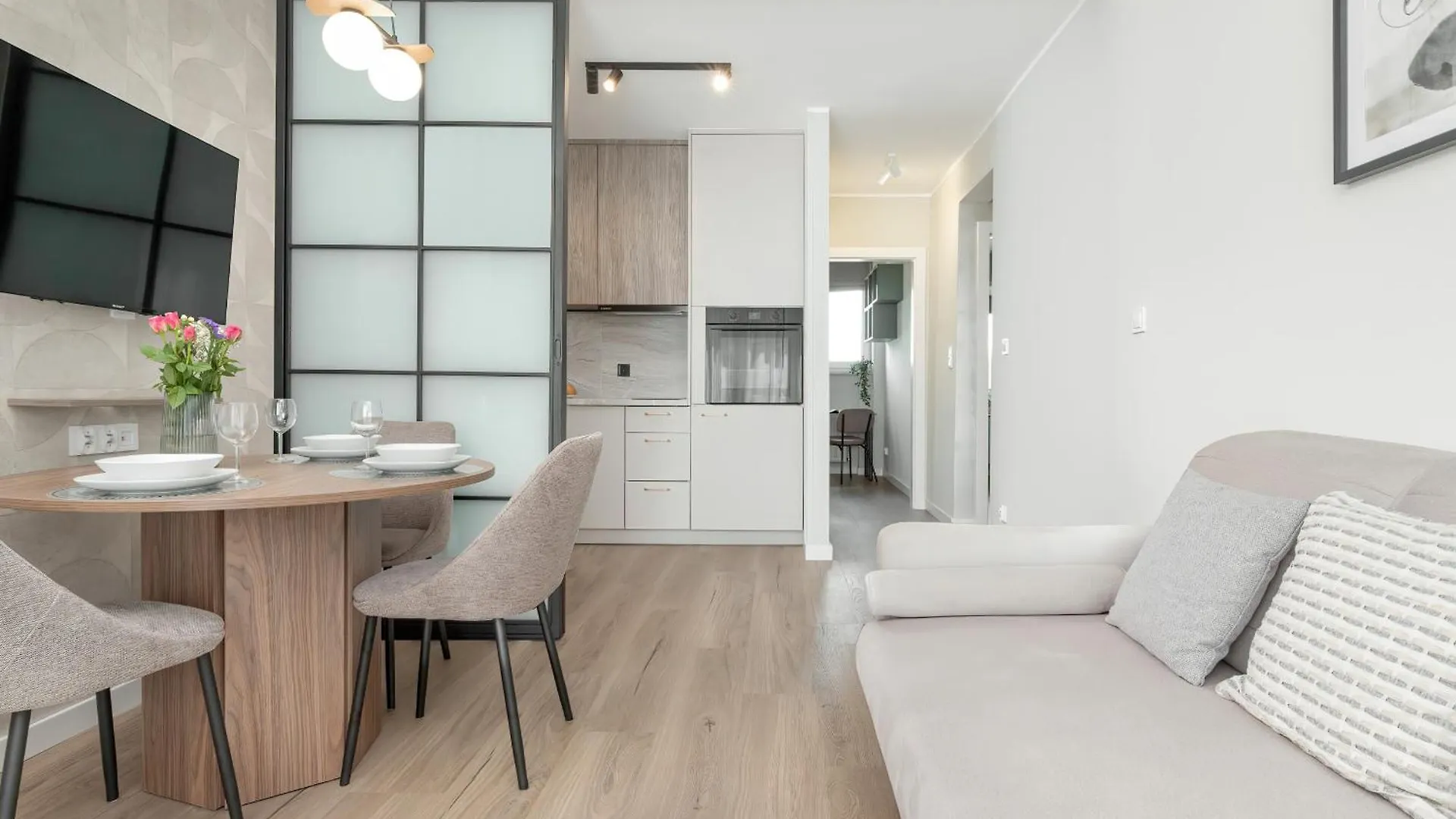 Kaszmirowy Apartament Z 3 Sypialniami Blisko Plazy W Gdansku By Noclegi Renters Apartment Gdansk